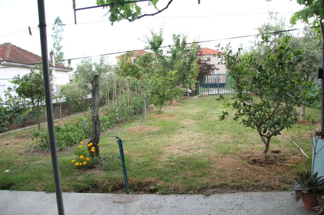Shtepi Pushimi Durrës Exterior foto